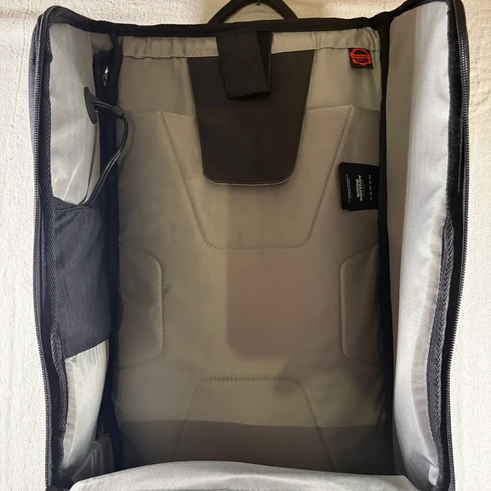 Anvanda V2 Backpack Unisex Medium Kodura Black Leather USB Charging Port NWT